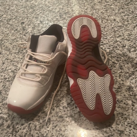 Air Jordan low top 11’s - Picture 4 of 5